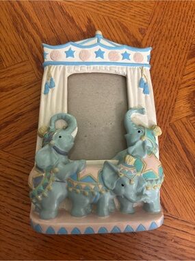 Circus elephant picture frame